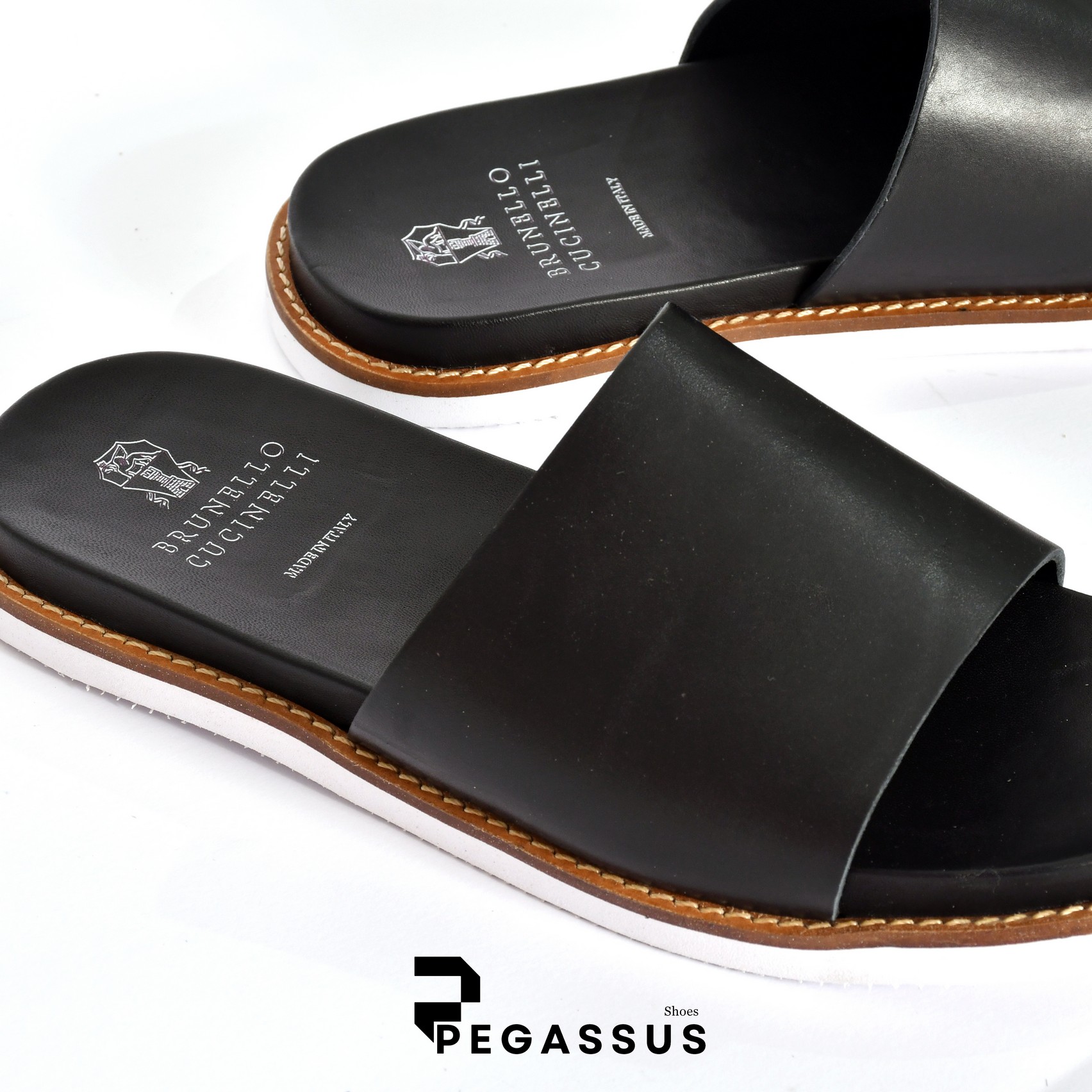 claquettes_washed_suede_slides