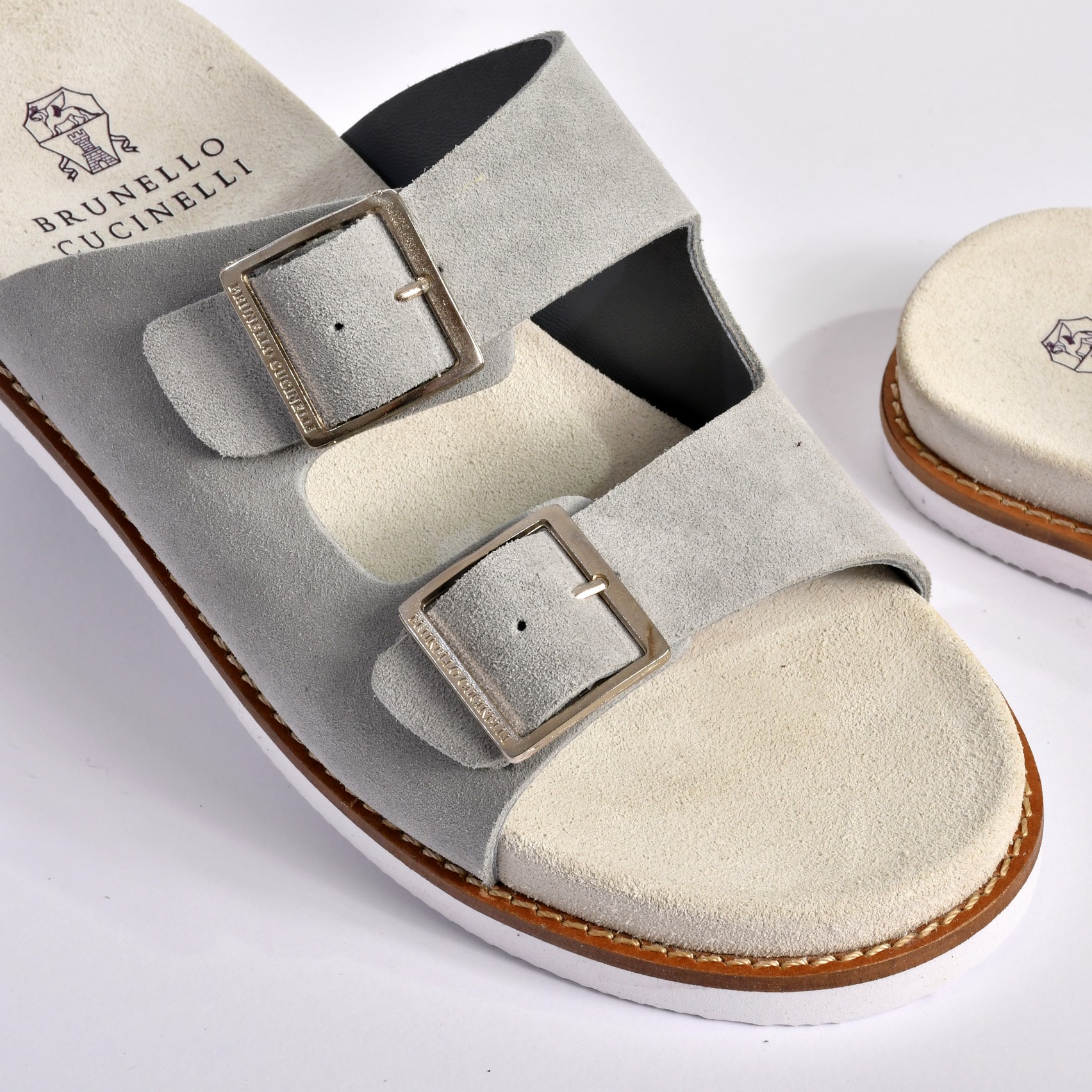 Washed suede urban slides