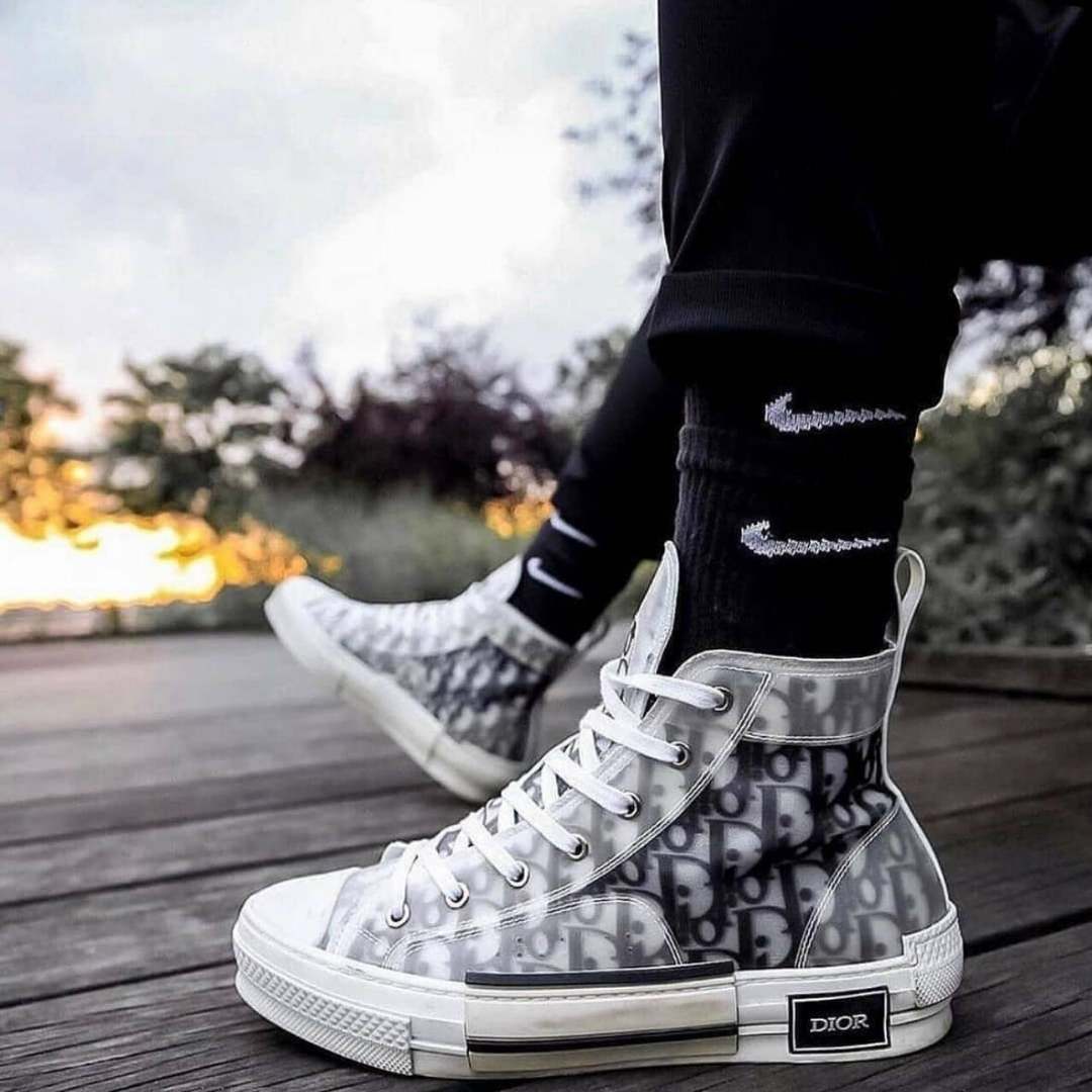 DIOR